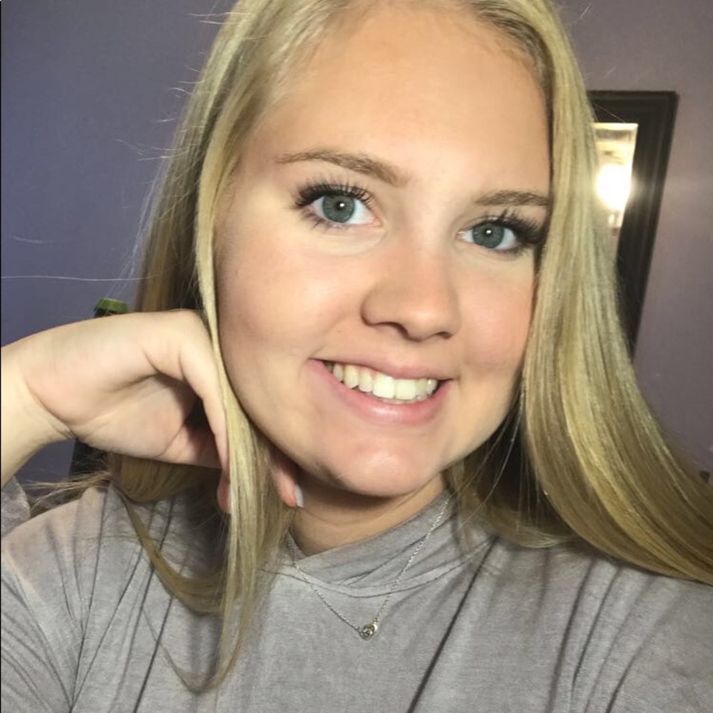 Meet your Posher, Julia